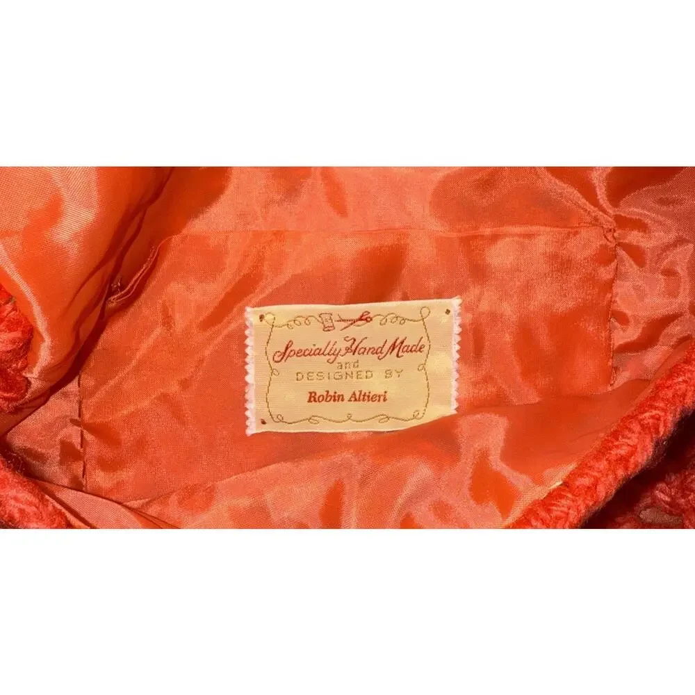 Unbranded right coral